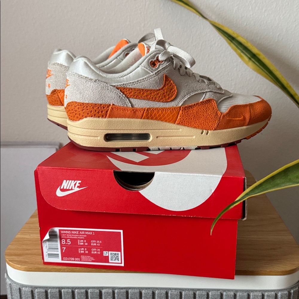 Nike Air Max 1 - light bone and magma orange - Picture 3 of 5